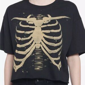 Hot Topic: Rib Cage Girls Boxy Crop T-Shirt 3XL